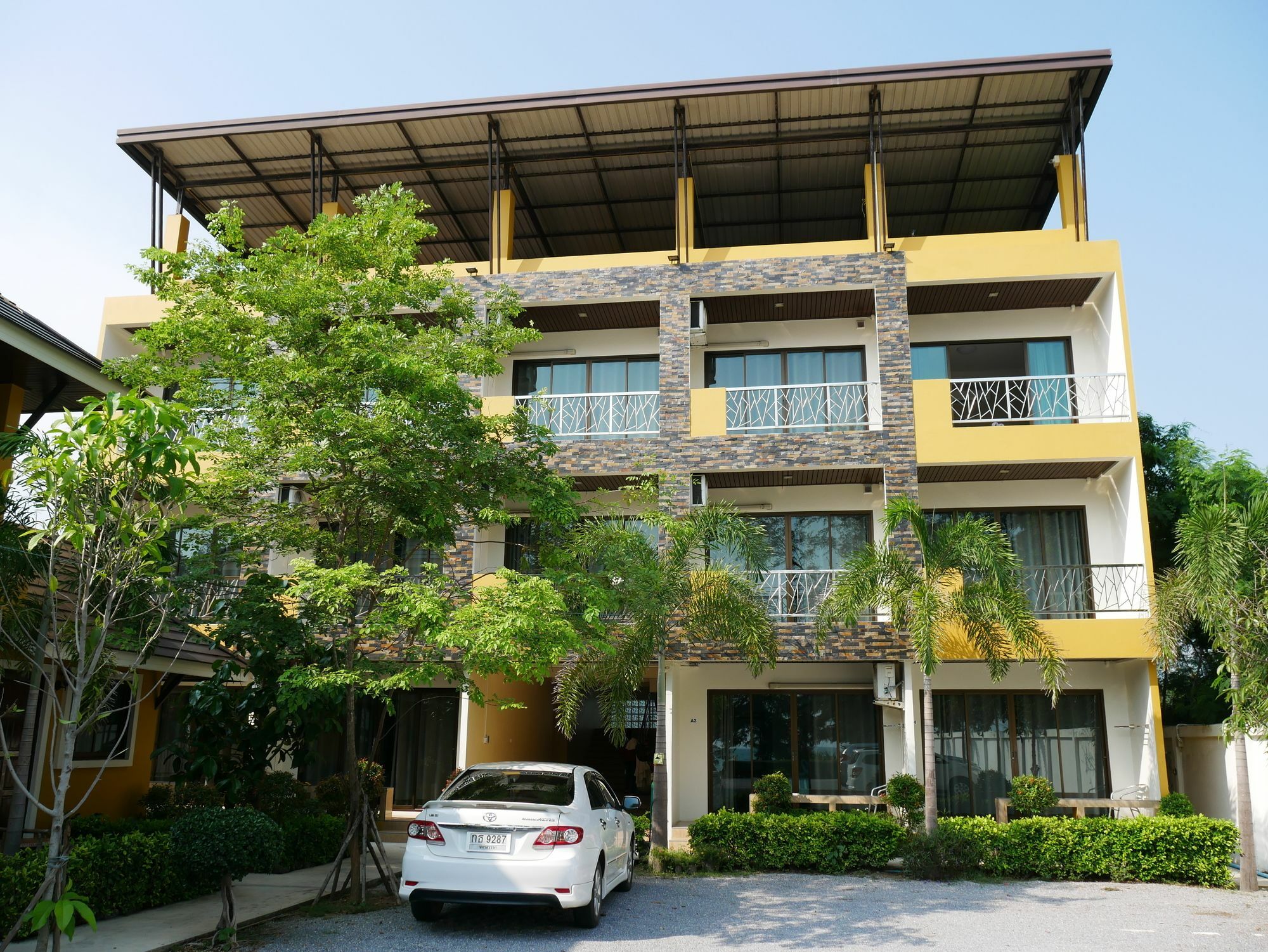 بان فيه Yellow House Rayong المظهر الخارجي الصورة